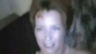 Блондинка мастурбира пред уеб porno besplatno video камерата си задник